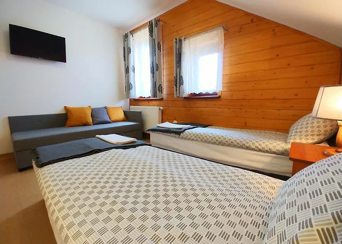 Zajazd Pttk Pod Roztoką *