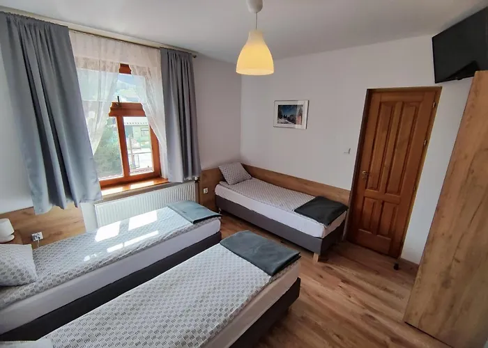 Zajazd Pttk Pod Roztoką